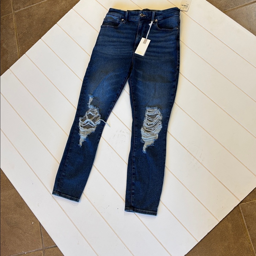 NWT Good American Good waist Crop Jeans! 28